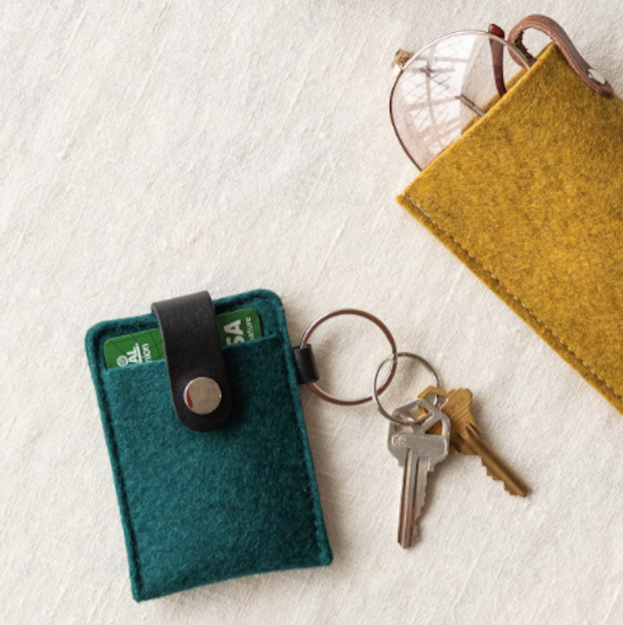 Key card discount case