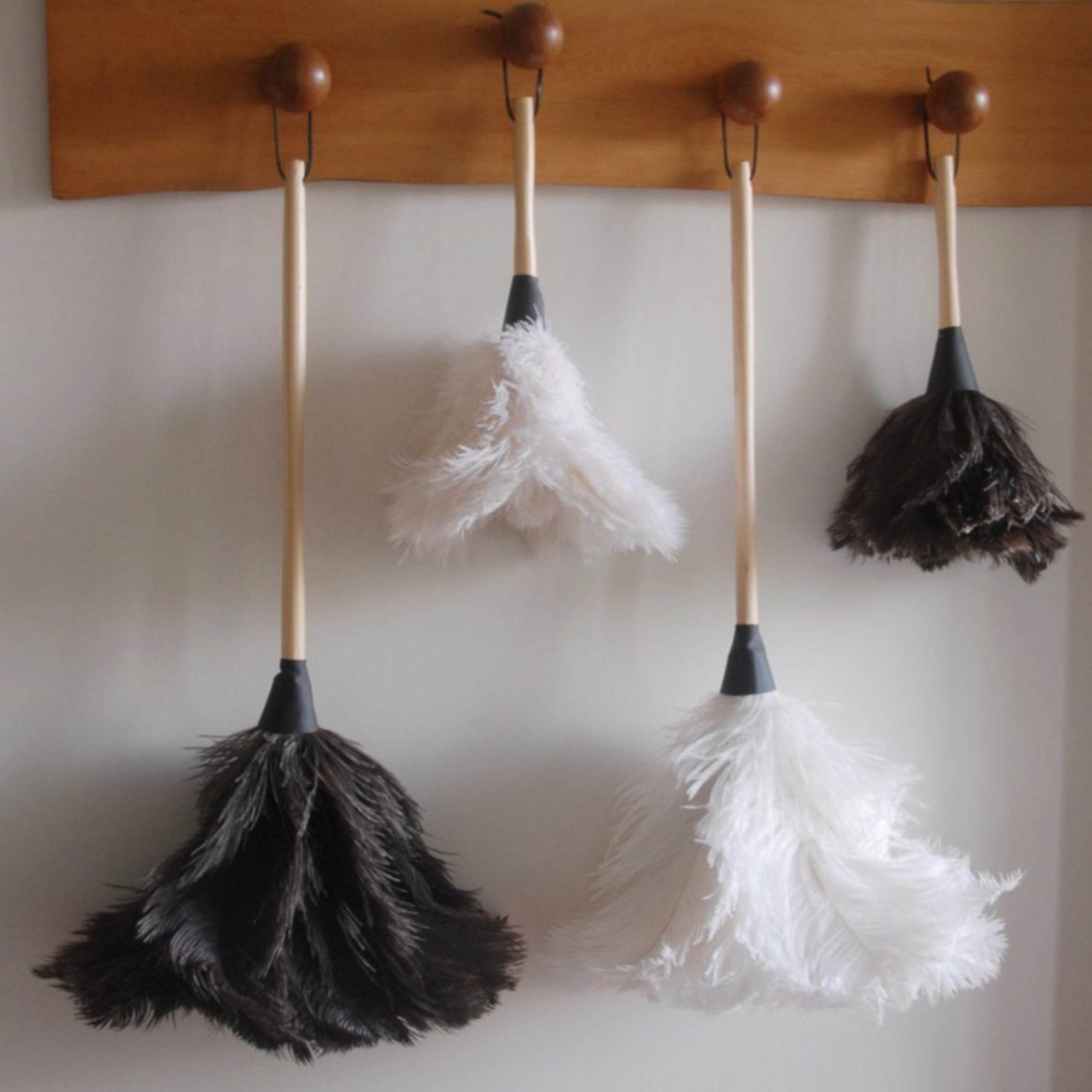 GM Ostrich Feather Duster (Mini Duster 14 Black)