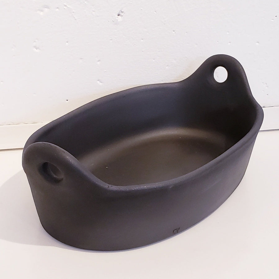 Barro Preto Oval Roaster