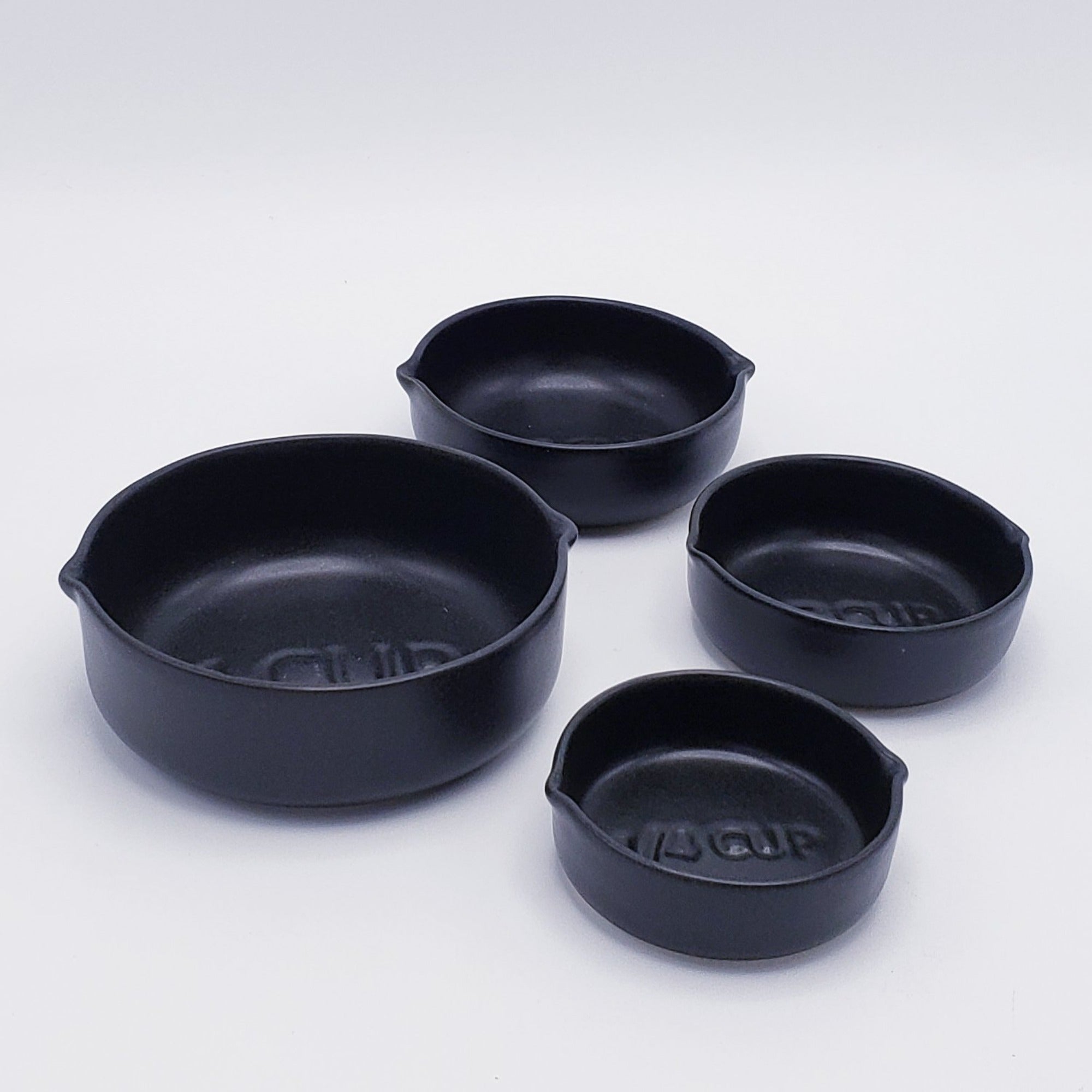 Set of 4 Cup Stoneware Measuring Cups with Black Pattern & Gold  Electroplating